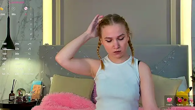 Snapshot of EllenaGreen chatting on 12.27.24 EllenaGreen online show from 12.27.24