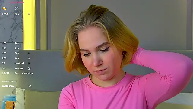 Snapshot of EllenaGreen chatting on 01.24.25 EllenaGreen online show from 01.24.25