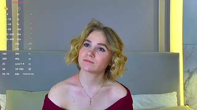 Snapshot of EllenaGreen chatting on 01.25.25 EllenaGreen online show from 01.25.25