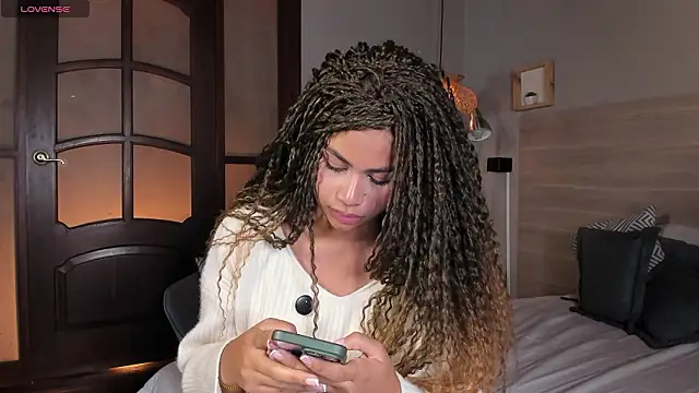 nayah   online show from 03.12.26