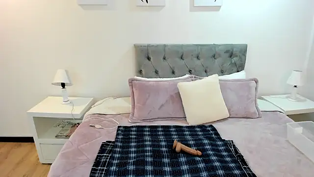  Natalie18 online show from 01.17.25