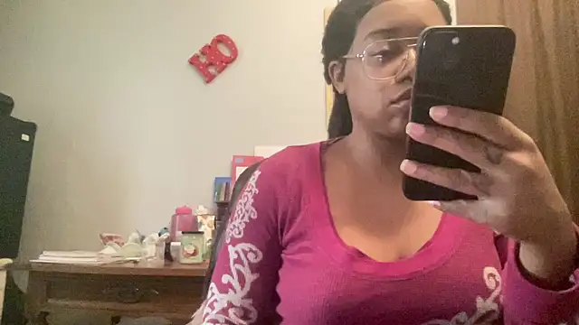 MommyConfident online show from 11.29.25