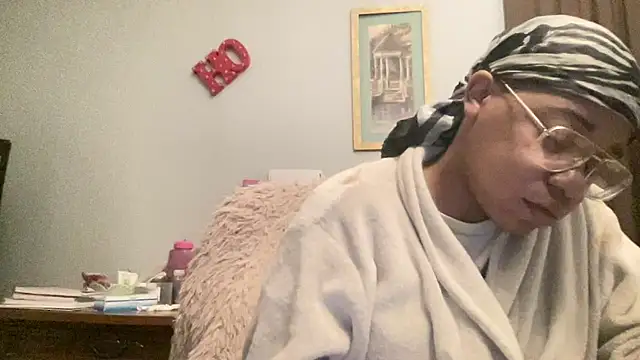 MommyConfident online show from 12.13.25