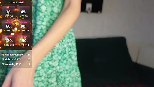 FoxLoveBasik online show from 02.23.25