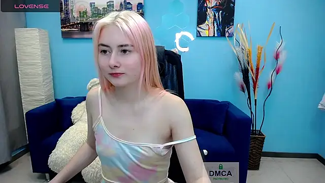 Snapshot of Tweet88 chatting on 12.11.24 Tweet88 online show from 12.11.24