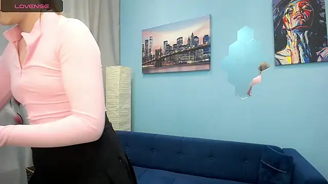 Snapshot of Tweet88 chatting on 02.17.25 Tweet88 online show from 02.17.25