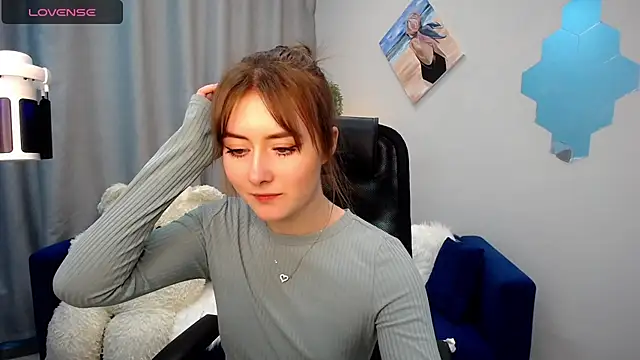 Snapshot of Tweet88 chatting on 03.11.25 Tweet88 online show from 03.11.25