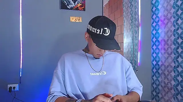 Snapshot of Liam_lee chatting on 04.28.26 Liam lee online show from 04.28.26