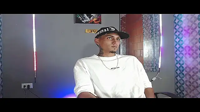 Snapshot of Liam_lee chatting on 05.11.26 Liam lee online show from 05.11.26