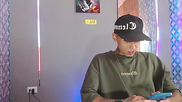 Snapshot of Liam_lee chatting on 05.15.26 Liam lee online show from 05.15.26