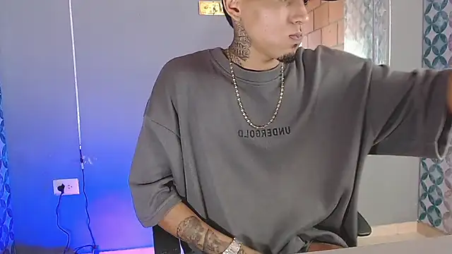 Snapshot of Liam_lee chatting on 07.24.26 Liam lee online show from 07.24.26