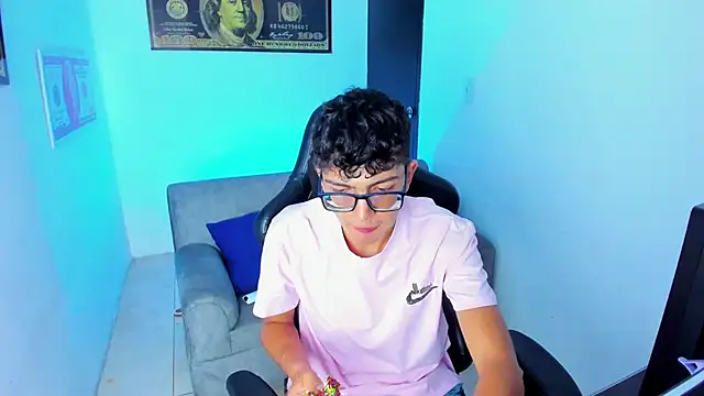 TylerWhite  online show from 02.09.25