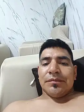 Snapshot of latino17 chatting on 03.03.26 latino17 online show from 03.03.26