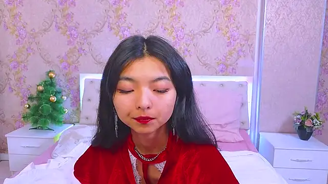 Snapshot of Shy_Kira chatting on 12.23.24 Shy Kira online show from 12.23.24