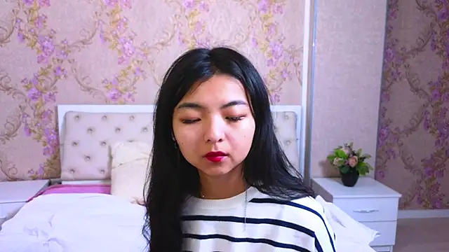 Snapshot of Shy_Kira chatting on 01.24.25 Shy Kira online show from 01.24.25