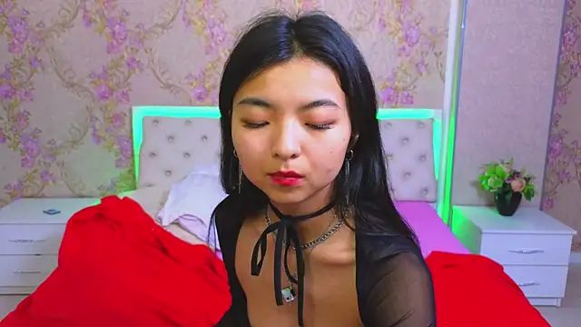 Snapshot of Shy_Kira chatting on 01.29.25 Shy Kira online show from 01.29.25