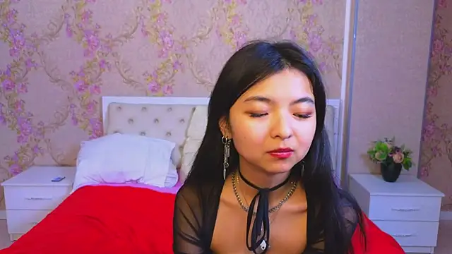 Snapshot of Shy_Kira chatting on 01.31.25 Shy Kira online show from 01.31.25