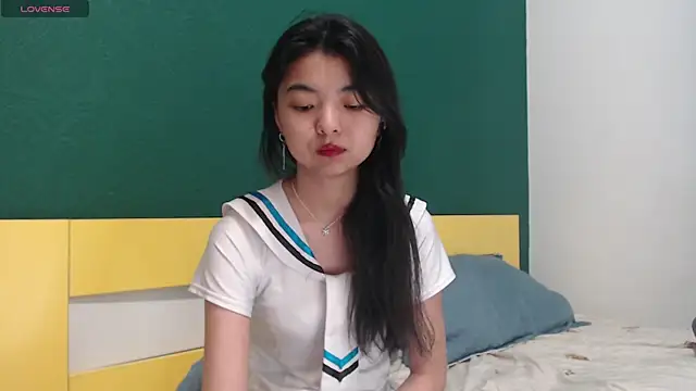 Snapshot of Shy_Kira chatting on 04.17.26 Shy Kira online show from 04.17.26