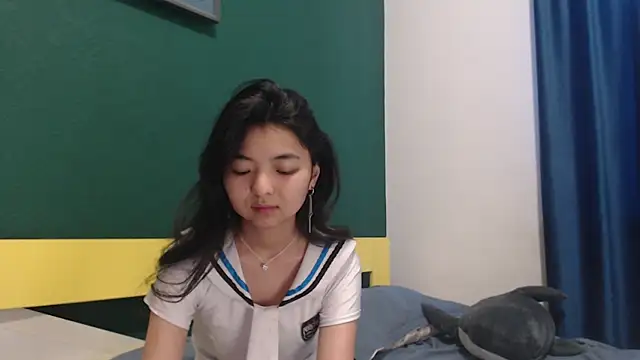 Snapshot of Shy_Kira chatting on 04.29.26 Shy Kira online show from 04.29.26