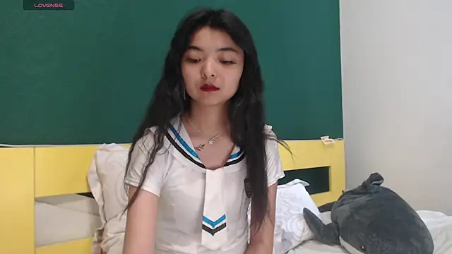 Snapshot of Shy_Kira chatting on 06.04.26 Shy Kira online show from 06.04.26
