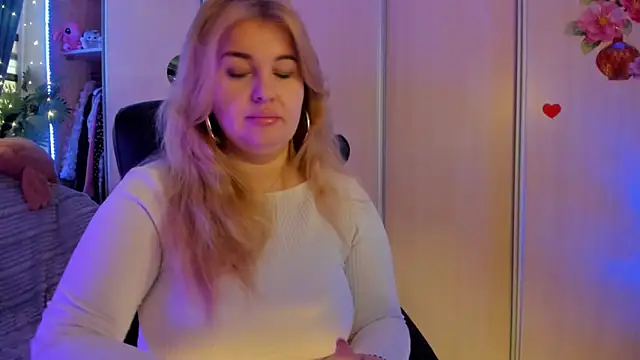 Snapshot of CoraSwon chatting on 02.01.26 CoraSwon online show from 02.01.26