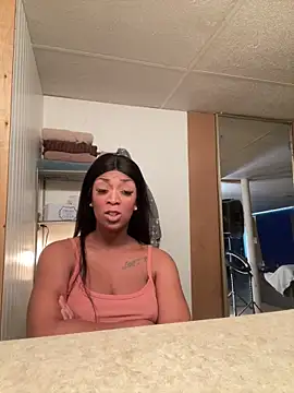 KLoveeee online show from 10.27.25