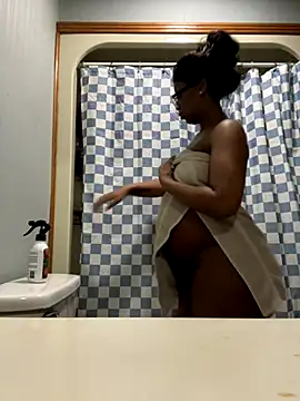 KLoveeee online show from 11.21.25