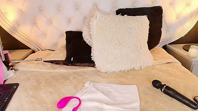 Sofia Convers online show from 01.15.25