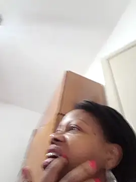 Snapshot of littlebrunett chatting on 01.30.25 littlebrunett online show from 01.30.25