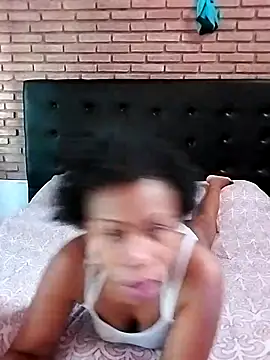 Snapshot of littlebrunett chatting on 10.04.25 littlebrunett online show from 10.04.25