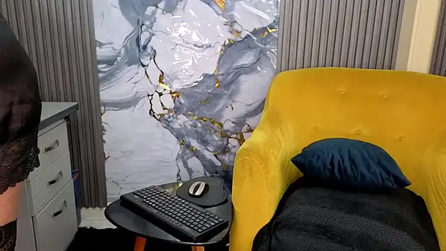 Snapshot of GianellaCox_ chatting on 02.16.26 GianellaCox online show from 02.16.26