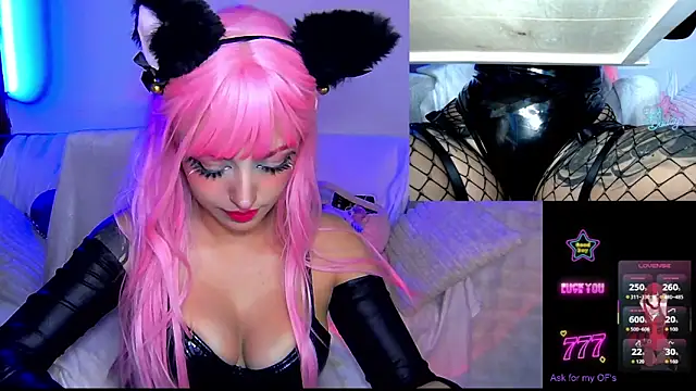 Snapshot of HollyDominic chatting on 02.15.26 HollyDominic online show from 02.15.26