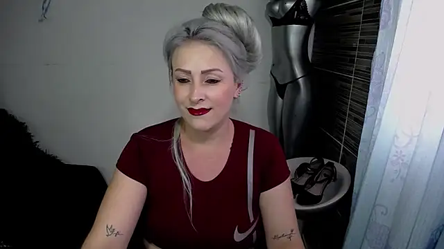 Snapshot of Emma_Rizzoo chatting on 05.05.26 Emma Rizzoo online show from 05.05.26