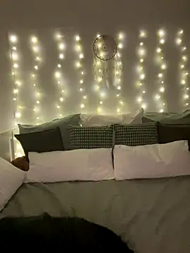 Snapshot of Off__Melonenmandy chatting on 11.16.25 Off Melonenmandy online show from 11.16.25