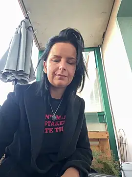 Snapshot of Off__Melonenmandy chatting on 12.17.25 Off Melonenmandy online show from 12.17.25