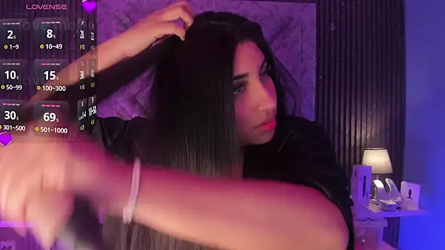 Snapshot of CANDYGABYY chatting on 11.16.25 CANDYGABYY online show from 11.16.25