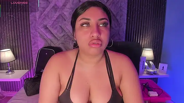 Snapshot of CANDYGABYY chatting on 11.25.25 CANDYGABYY online show from 11.25.25