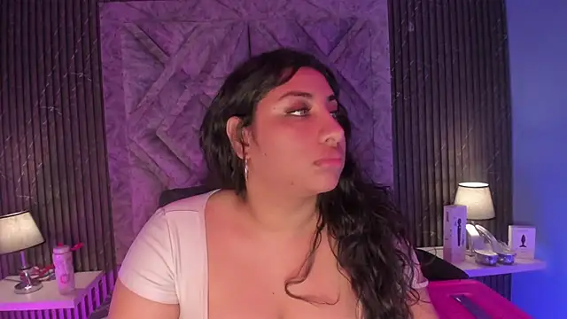 Snapshot of CANDYGABYY chatting on 11.28.25 CANDYGABYY online show from 11.28.25