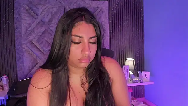 Snapshot of CANDYGABYY chatting on 12.16.25 CANDYGABYY online show from 12.16.25