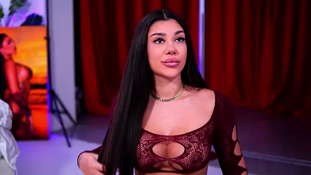 NatyDesiree online show from 12.02.25