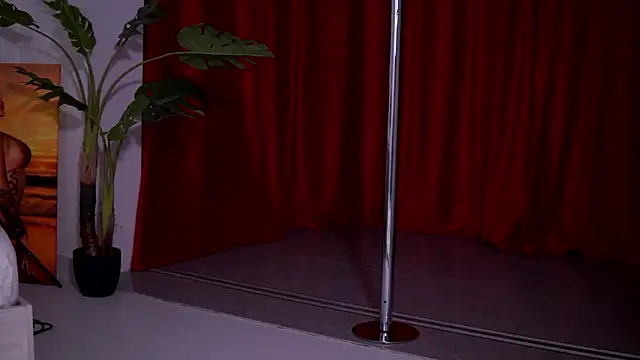 NatyDesiree online show from 02.08.26