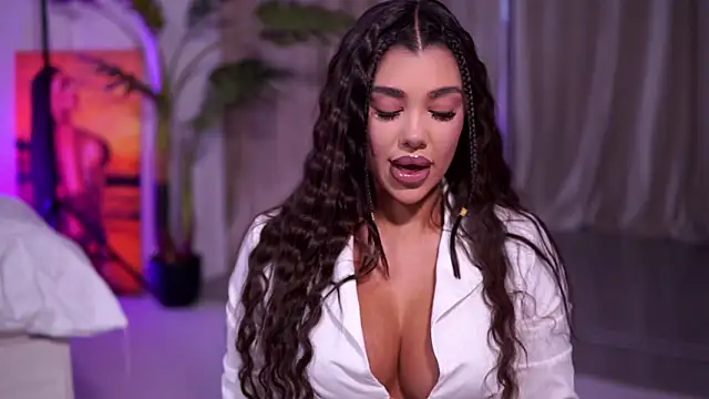 NatyDesiree online show from 02.22.26