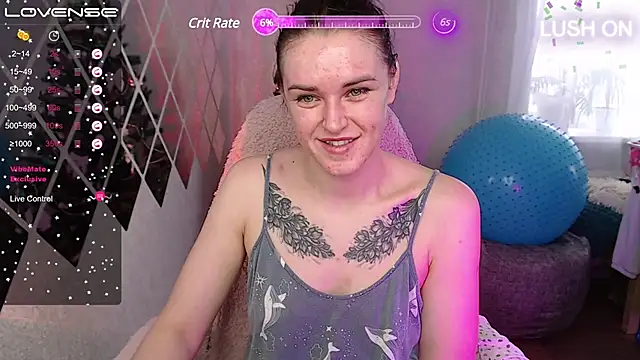Snapshot of Bella__Swoon chatting on 02.13.25 Bella  Swoon online show from 02.13.25
