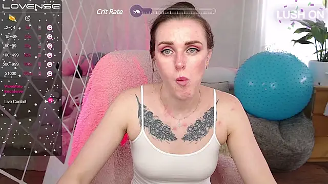 Snapshot of Bella__Swoon chatting on 03.18.25 Bella  Swoon online show from 03.18.25