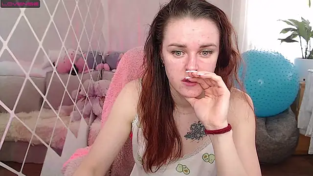 Snapshot of Bella__Swoon chatting on 03.20.25 Bella  Swoon online show from 03.20.25