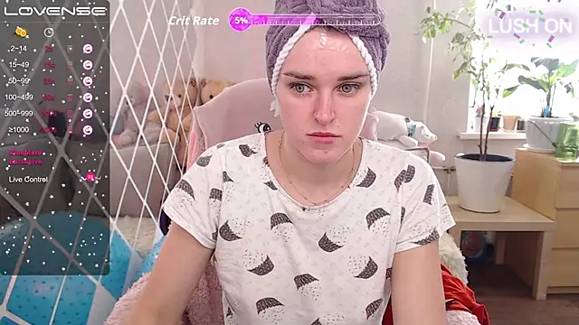 Snapshot of Bella__Swoon chatting on 09.17.25 Bella  Swoon online show from 09.17.25