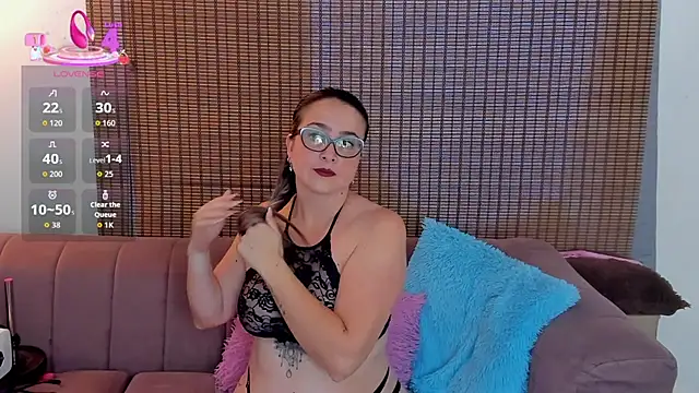 ariana cross online show from 12.15.25