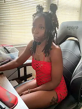 LeyaHoneybuns online show from 09.30.25