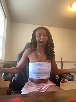 LeyaHoneybuns online show from 11.14.25