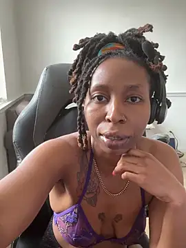 LeyaHoneybuns online show from 02.25.26